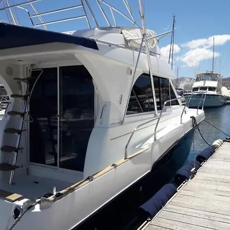 Se Alquila Barco-casa, Lanzarote Úszó hotel Puerto Calero